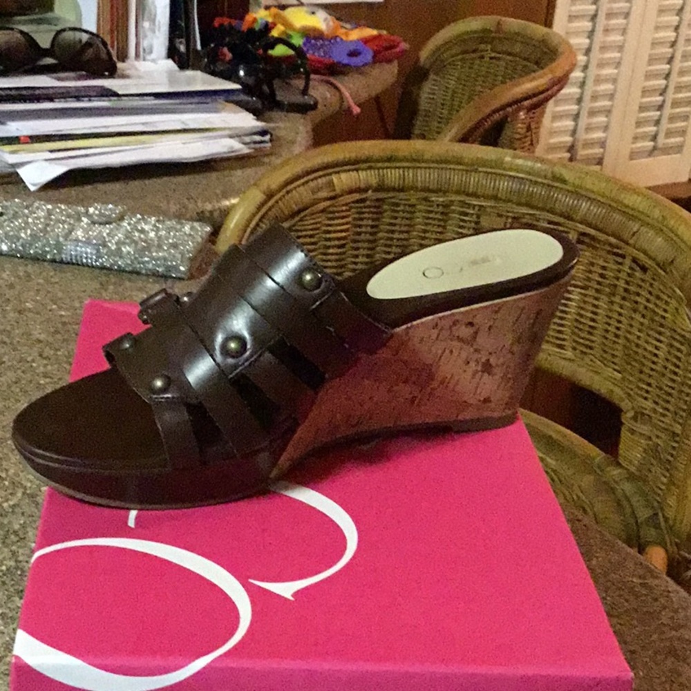 Shoes - Picture 2 of 2